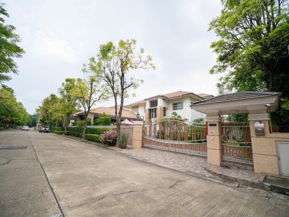 For SaleHouseRama 2, Bang Khun Thian : Best Location! No Houses in Front!! Spacious 5-Bedroom, 6-Bathroom Single House for Sale (235.7 Sq.Wa) Nusasiri Sathorn-Wongwaen, Kanlapaphruek Road, Across British Columbia International School