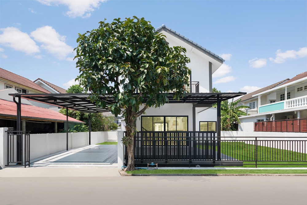 For SaleHouseRattanathibet, Sanambinna : 2 -storey detached house, new renovated, Kritsad Nakhon Village, Rattanathibet, next to the main road near the Bang Yai junction