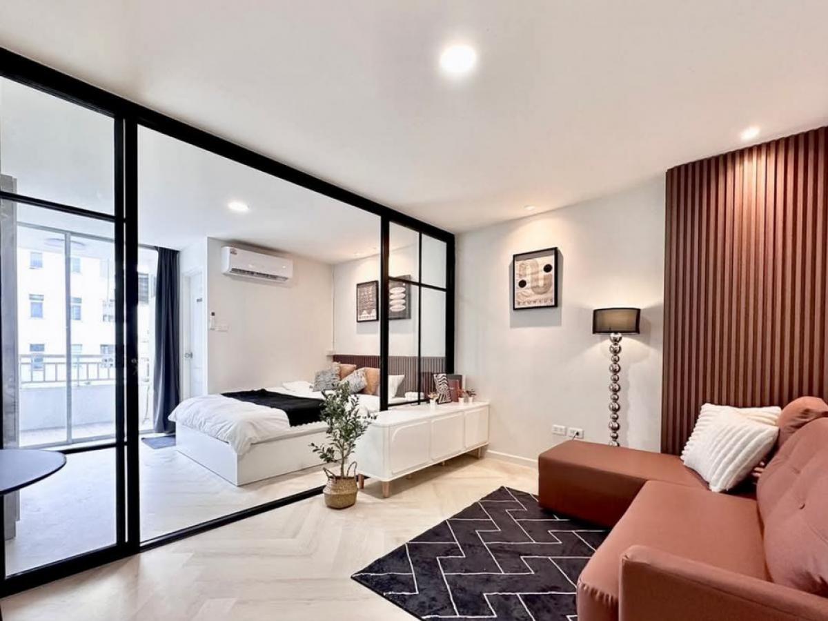 For SaleCondoRatchadapisek, Huaikwang, Suttisan : Urgent 🔥 Condo for sale, Ratchada City 𝟏𝟖 Size 𝟑𝟎 sqm. 𝟖 Price 𝟏.𝟓𝟗 L. Near MRT Huai Khwang, beautiful room, good location.