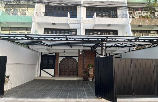 For RentTownhouseRama3 (Riverside),Satupadit : Rent a 4 -story townhome, 2 booths through Sathorn Road 3 Air Furniture There are 3 bedrooms, 3 water, 1 multi -purpose room, 2 housewives. Rental price 89,000 baht