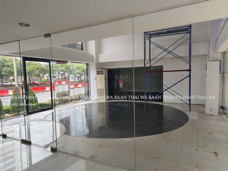 ให้เช่าร้านค้า ร้านอาหารสาทร นราธิวาส : Retail space for rent, suitable for a restaurant and showroom/ปล่อยเช่าพื้นที่รีเทลเหมาะเป็นร้านอาหารและโชว์รูม