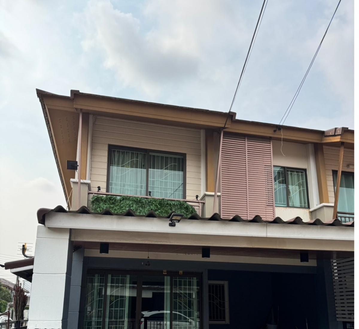 For SaleTownhousePattanakan, Srinakarin : ✨💓 House for sale, townhome ✨💓 Ready to stay, free furniture and electrical appliances @ Phatthanakan 38