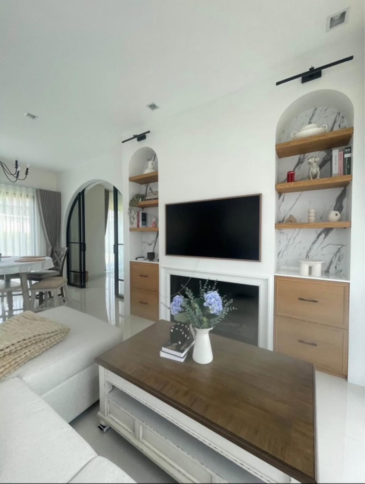 For RentHousePinklao, Charansanitwong : House for rent fully furnished

94.7 sq.wa in Bangkok Boulevard SathirnPinklao2 , (Opposite to new Central Westville) 
Usable area 260 sq meters. 
3 Bedrooms, 3 Bathrooms
1 Kitchen, 1 Living room 
Big garden  and outdoor areas