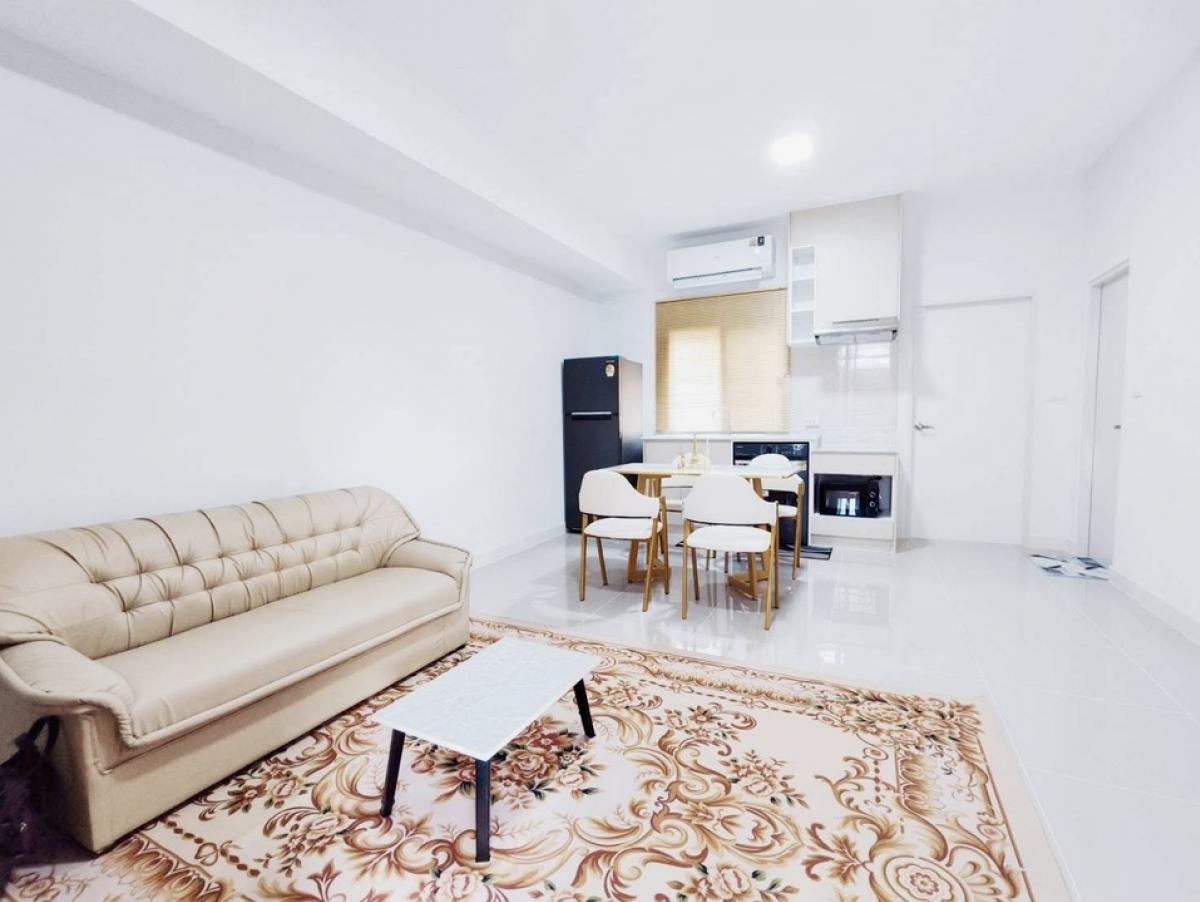 For RentTownhouseBangna, Bearing, Lasalle : 🌟For Rent: Townhome at Pleno Sukhumvit Bangna 2. This two-storeys townhome features 3 bedrooms and 2 bathrooms. Fully furnished and decorated.💥Rental Fee: 34,000 THB/Month