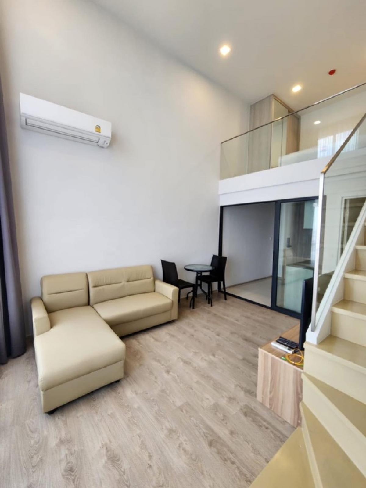 For RentCondoRama9, Petchburi, RCA : SN888149 The Tree Pattanakarn Duplex (Loft) Super Nice Room for Rent