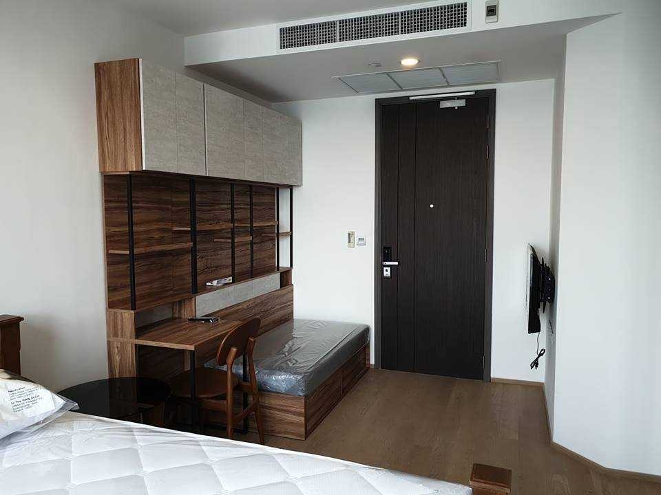 ให้เช่าคอนโดสยาม จุฬา สามย่าน : TWP313 (Condo For Rent) Ashton Chula - Silom Studio. Closed to Si Lom MRT Station .