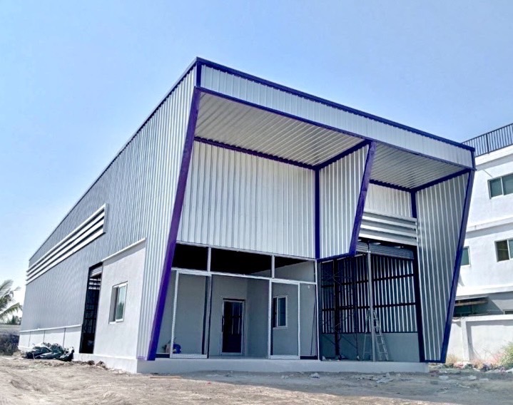 For SaleFactoryNonthaburi, Bang Yai, Bangbuathong : Land with a modern style office warehouse Or the type that customers choose to build Bang Bua Thong Lat Lum Kaeo