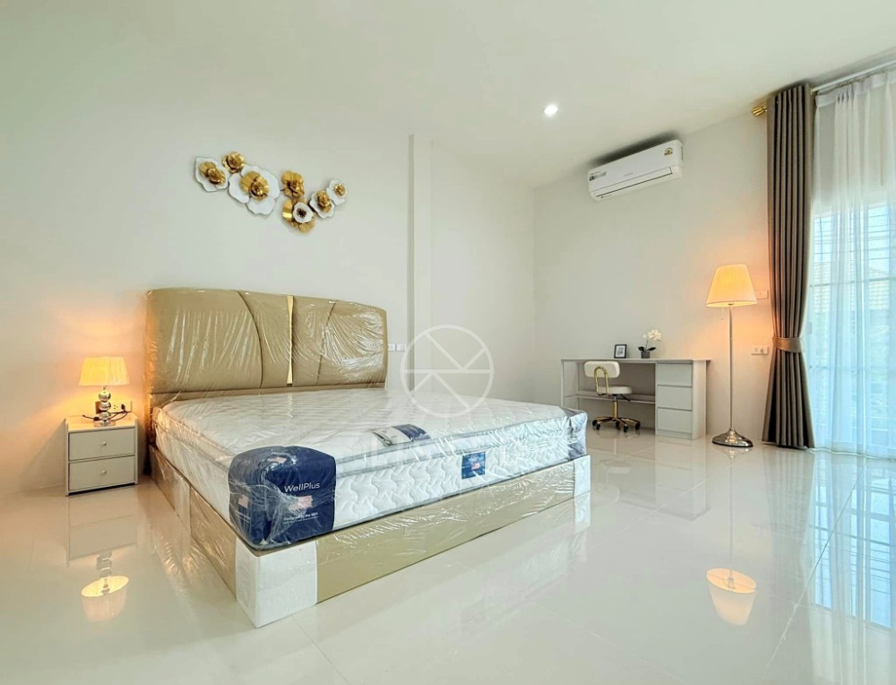 For SaleHousePattaya, Bangsaen, Chonburi : 2-Storey Townhouse for sale with 2 bedrooms in Central Pattaya