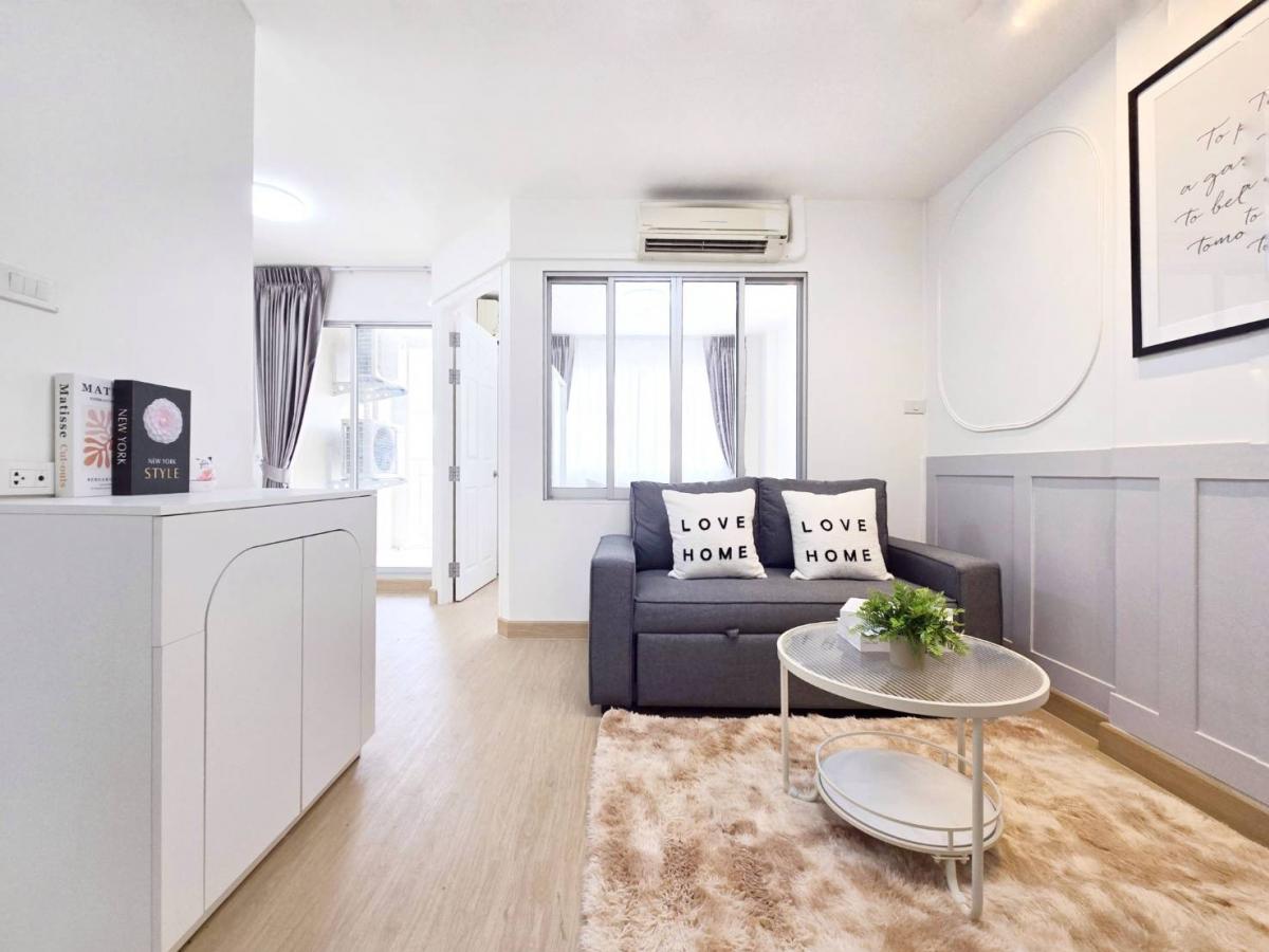 For SaleCondoNawamin, Ramindra : ✨️ Why pay the rent? Can pay by yourself! Cheaper than renting! Large room near the mall near the train! Can walk up to BTS Ram Inthra 3! ✨ Lumpini Condo Town Ram Inthra-Lampini Condo Town Ramindra-laksi 🏙