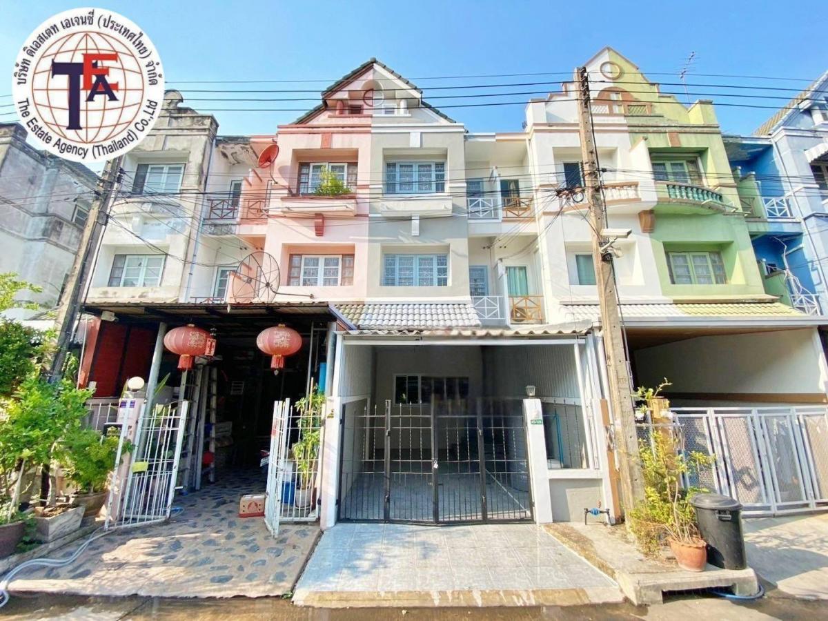 For SaleTownhomePathum Thani,Rangsit, Thammasat : 3 -storey townhouse for sale, Lalie Ville Village, Phahonyothin, Lam Luk Ka, Khlong 1 Future Park Rangsit, Rangsit, Rangsit, Green Line, Khu Khot, Thumi Stadium Siri Rangsit Stock Exchange B Care Lotus Hospital, Khu Khot Municipality Office