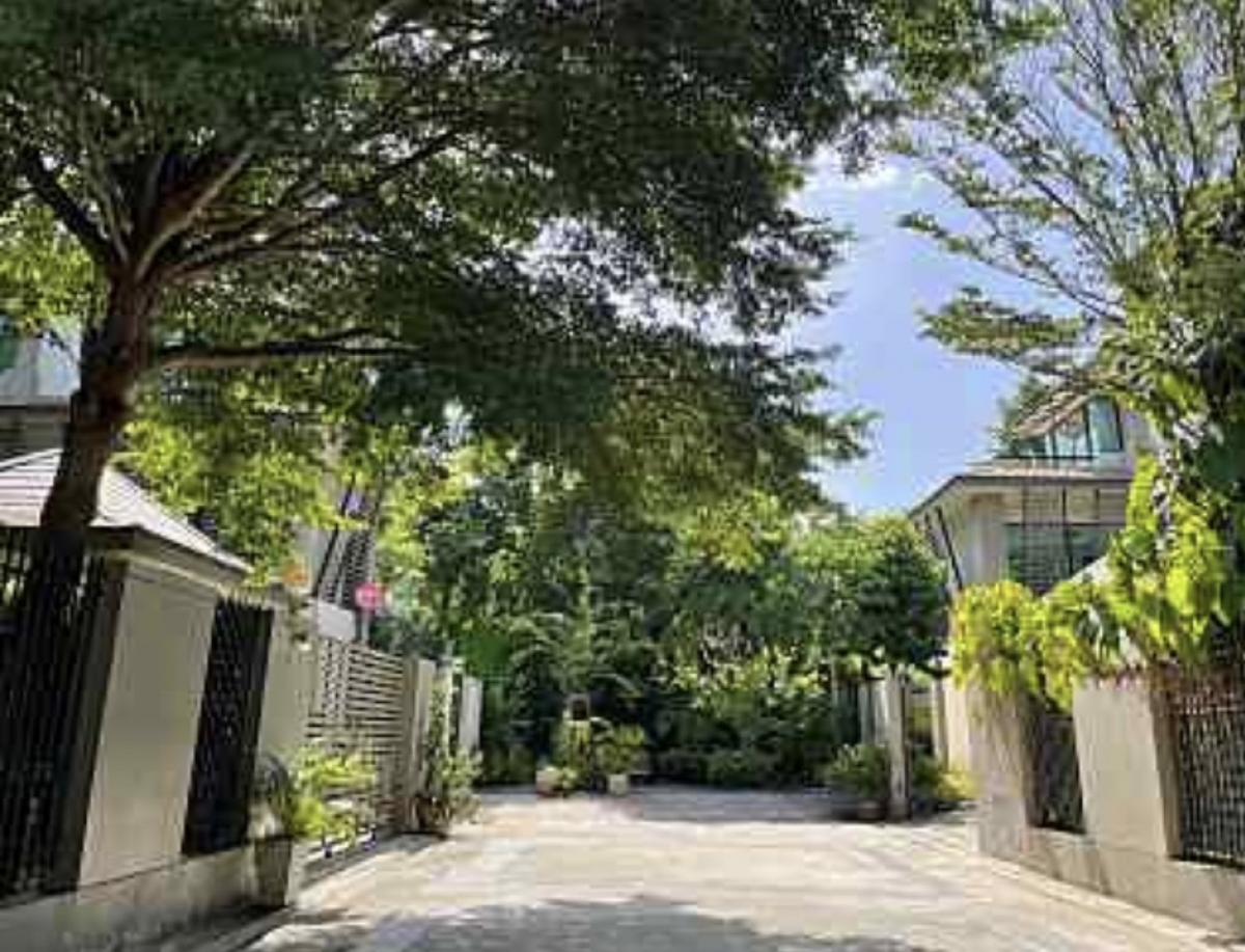 ให้เช่าบ้านสุขุมวิท อโศก ทองหล่อ : House in Sukhumvit 49 for rent