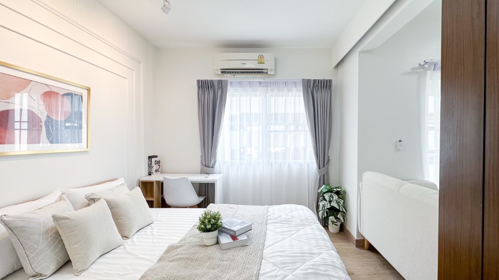 For SaleCondoRama9, Petchburi, RCA : 🌸 Condo A Space Asoke-Ratchada 💕 Condo near MRT Rama 9🚈 only 2 minutes. Hold the bag. 🧳