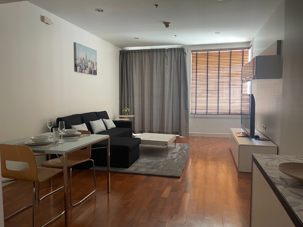 ให้เช่าคอนโดสุขุมวิท อโศก ทองหล่อ : For rent condo Siri Residence (Sukhumvit 24)  (S15-16864)