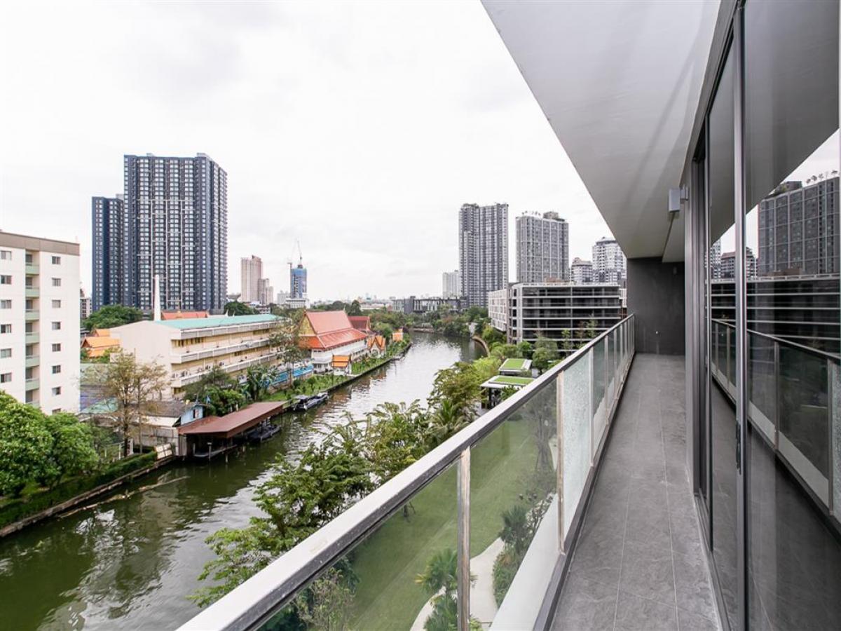 ขายคอนโดอ่อนนุช อุดมสุข : PENTHOUSE PARK COURT SUKHUMVIT77 ขายพร้อมคนเช่า3 ห้องนอน 5 ห้องน้ำ 284.79 sq.m floor 6 Special price ซื้อตรงโครงการ064-932-4645 KEnProject : park court skv77Unit size :  284.79Sqm.Bedroom:3Bathroom:5Selling Price : 45 MBRental :  THB/MonthLocation : Near 