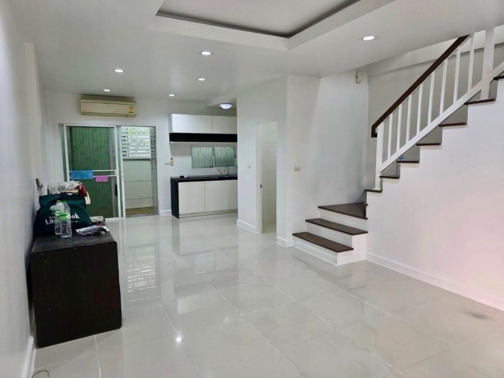 For RentTownhomePattanakan, Srinakarin : 🏡 For Rent! 3-Story Townhouse at Town Avenue by Sansiri 🏡 📍 Spacious home in a prime location