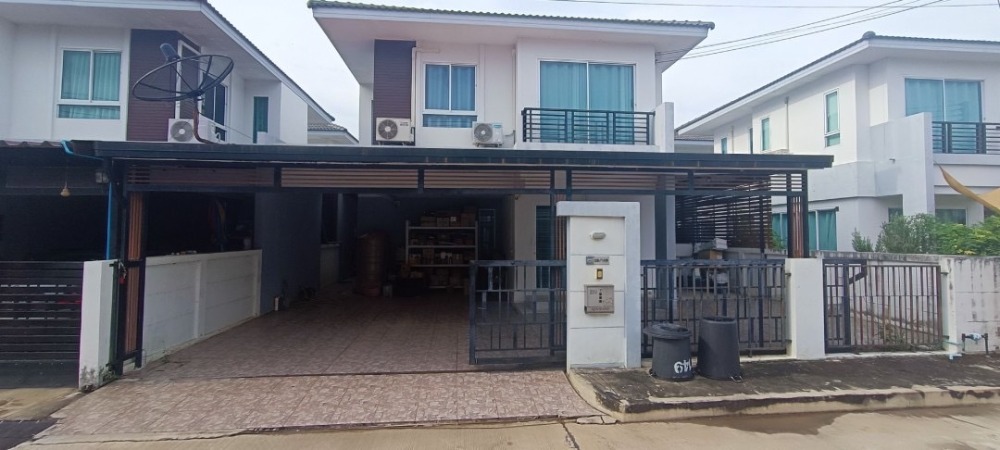 For SaleHouseSaraburi : 2 -story house for sale, 3 bedrooms, 2 water, 1 kitchen, can park 2 cars, price 2,900,000 baht, Phan Dara Village 2 Contact 0934415691 Krirk. Realty One Estate