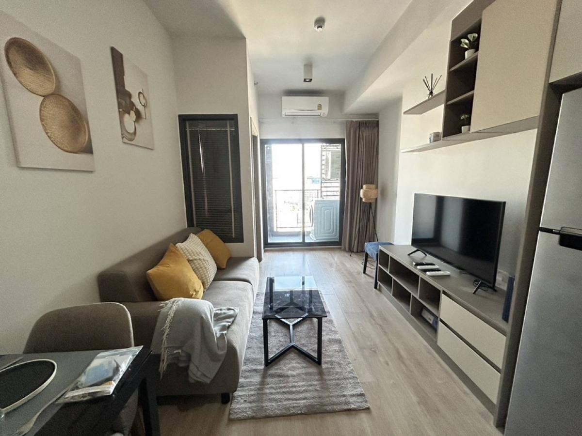 For RentCondoRama9, Petchburi, RCA : Condo: 📌IDEO RAMA9-ASOKE🧲 (For Rent) Location: Near MRT RAMA9FLOR: 23Size: 35 SQM Type: 1Bedroom 1Bathroom Rent Price: 25,000/Months站樓層: 23 面積 ： 35 平方公類型: 1 臥室 1 浴室 租金價格 ： 25,000/月 The room is available. 📍 Nearby landmarks