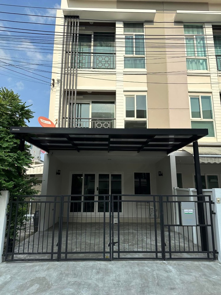 For RentTownhousePattanakan, Srinakarin : Rent a townhome Baan Klang Mueang Rama 9 Motorway near the expressway, ARL Hua Mak and The Mall Bangkapi