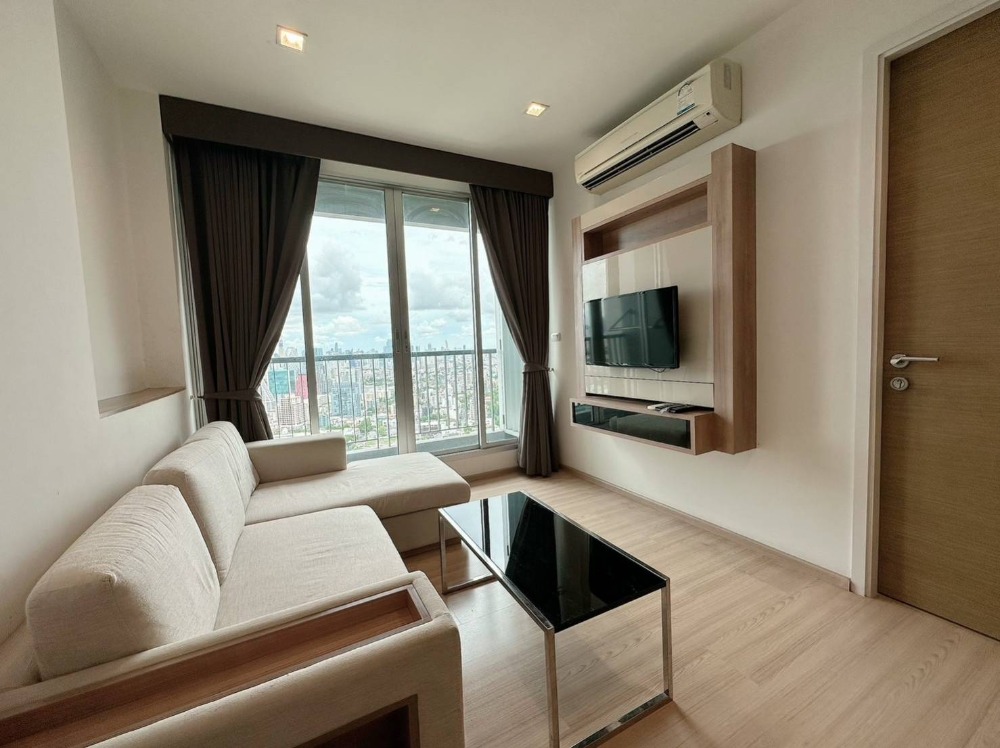 For RentCondoSapankwai,Jatujak : ** Rhythm Phahol-Ini ** (available in the beginning of April 68) 1 bedroom, good location, convenient to travel near BTS Ari, Big C Saphan Khwai, Villa Market, JJ Mall, Chatuchak Park (No.250172 )