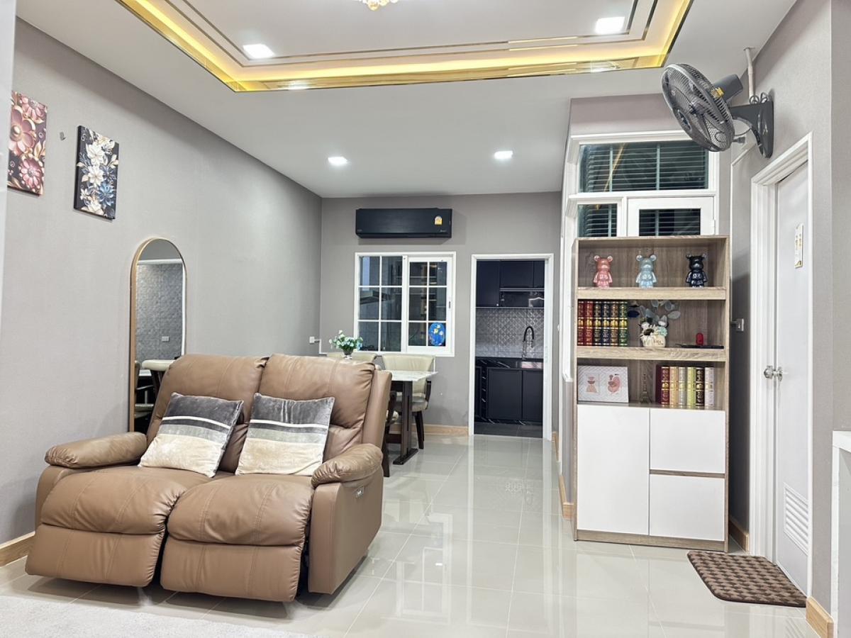 ให้เช่าทาวน์เฮ้าส์/ทาวน์โฮมบางนา แบริ่ง ลาซาล : Townhouse for rent fully furnished at Bangna, Lasalle, Bearing and Somrong area