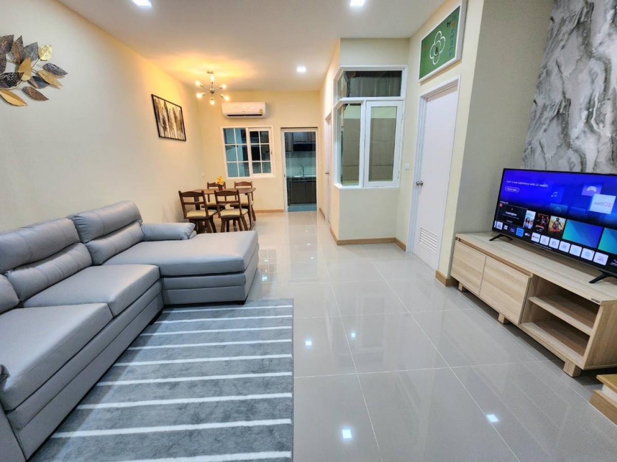 ให้เช่าทาวน์เฮ้าส์/ทาวน์โฮมบางนา แบริ่ง ลาซาล : Townhouse for rent at Bangna, Lasalle, Bearing and Somrong area