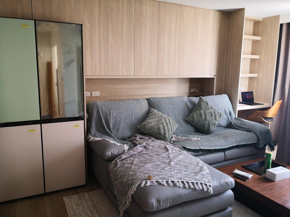 For RentCondoSilom, Saladaeng, Bangrak : A Heartwarming Retreat – Condo for Rent at Suriwong City 2 Bedrooms, 2 Bathrooms | Silom, Bang Rak (A truly stunning unit!)