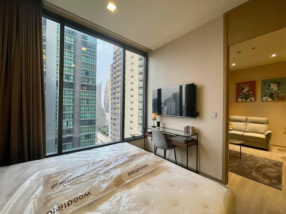 For RentCondoSukhumvit, Asoke, Thonglor : Rent Condo The Esse Asok, 17th floor, elegant, with a bathtub, ready to be 1 March, near BTS, Asoke station 600 meters.