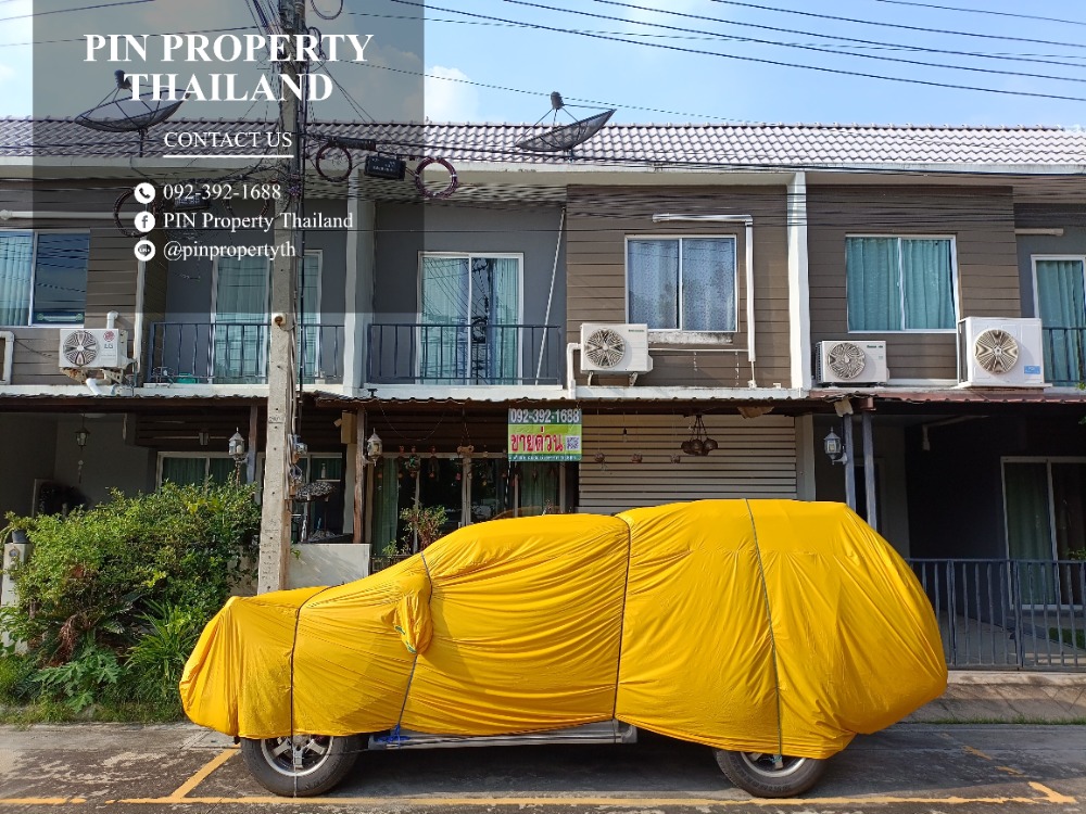 For SaleTownhomeSamut Prakan,Samrong : SRXKD7, the cheapest selling in the 2-story townhouse project, The Colors Bangna-the Ring Road in front of the house.