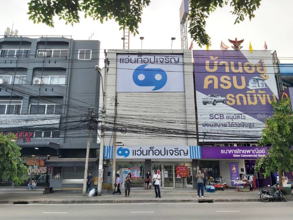 ให้เช่าตึกแถว อาคารพาณิชย์เลียบทางด่วนรามอินทรา : For rent, 2 commercial buildings, 3.5 floors, good location, on Khubon Road, Khan Na Yao District (S03-1982)