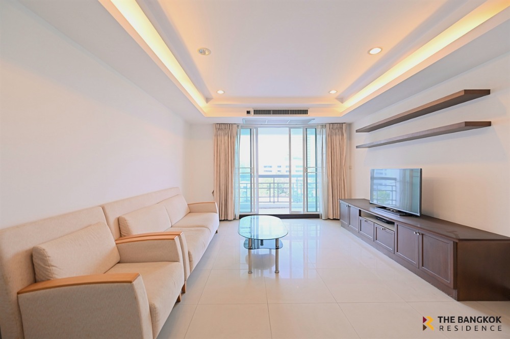 ให้เช่าคอนโดสุขุมวิท อโศก ทองหล่อ : Royal Castle Sukhumvit 39 (3B2B, 120 SQM.) Only 55,000 THB/Month by Ice