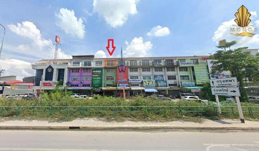 For RentShophouseNakhon Nayok : Rent a commercial building near Lotus Ongkharak, Nakhon Nayok, good location, convenient to trade.