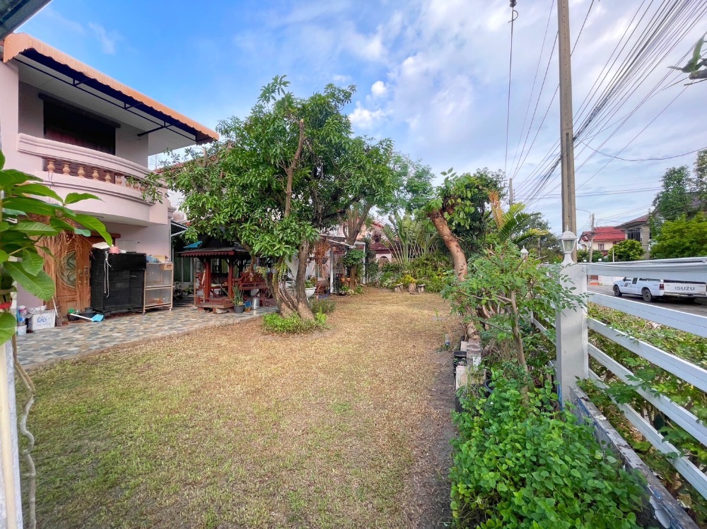 For SaleLandMin Buri, Romklao : Large land for sale 133 sq.w. offers buildings in Ramkhamhaeng Village 150