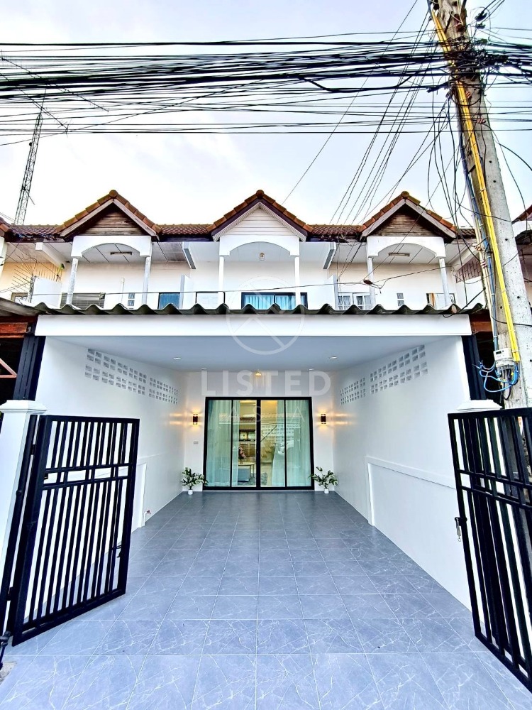 For SaleTownhomePattaya, Bangsaen, Chonburi : 2 Bedrooms Townhouse in East Pattaya for Sale