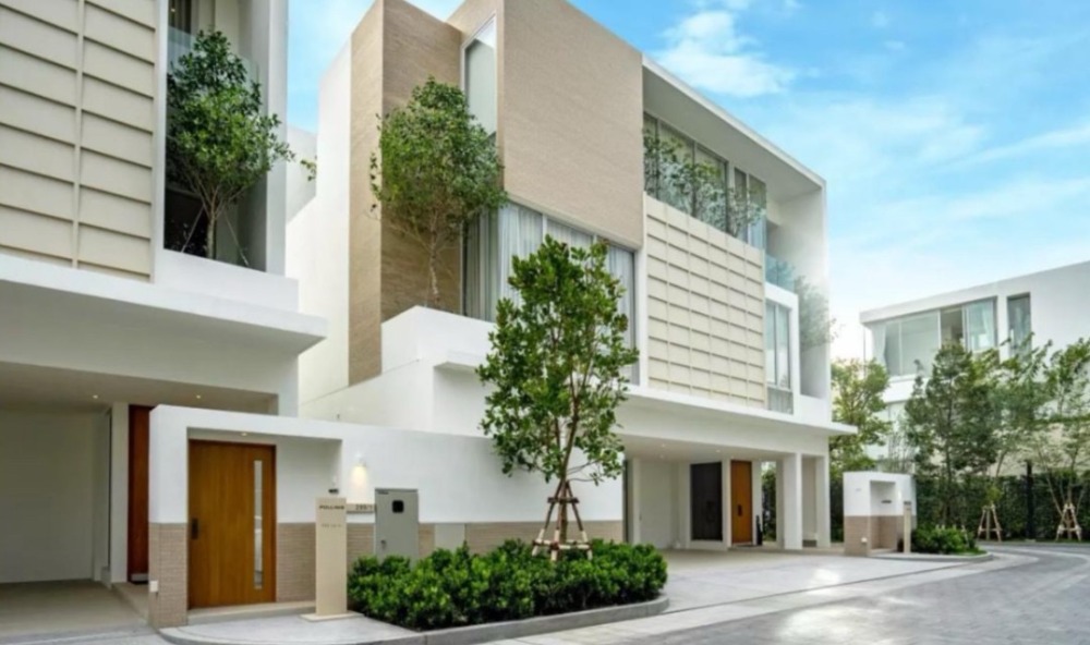 For SaleHouseRama9, Petchburi, RCA : 🏷️ Sell 4 bedroom with a housekeeper room There is a garden next to the house, private elevator. In the heart of Ekamai city, ready to stay