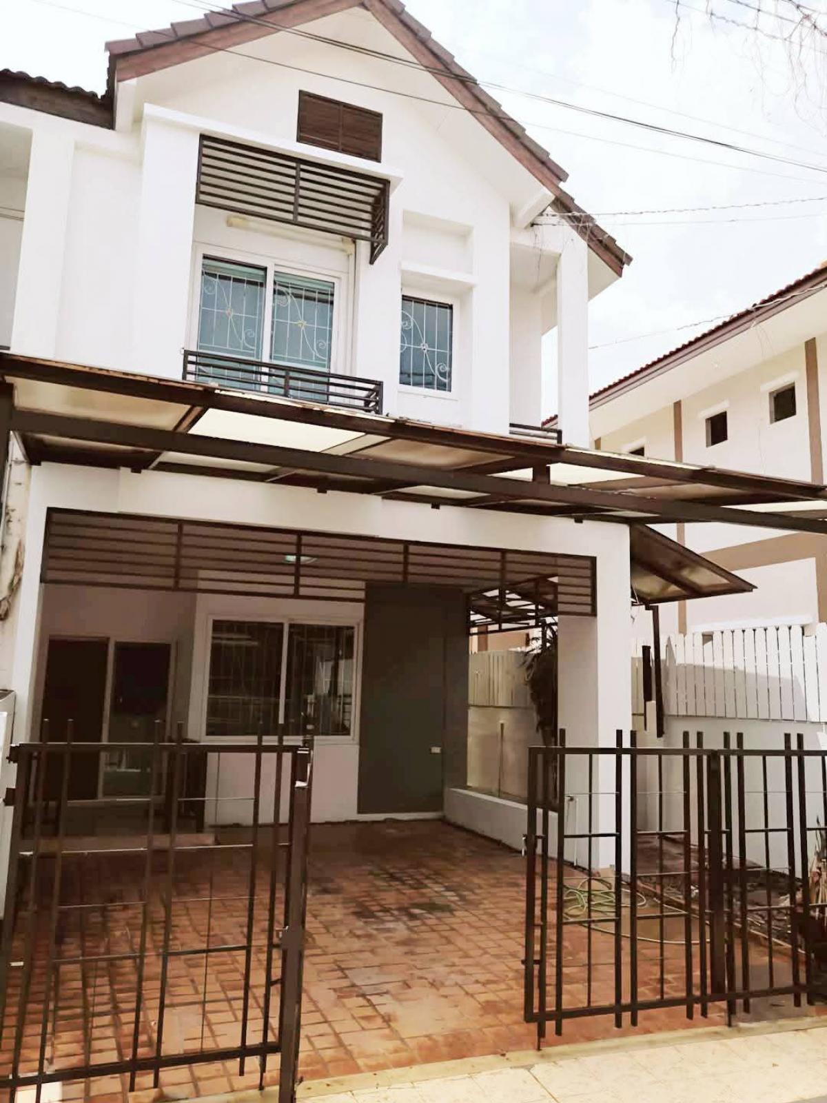 For SaleHousePathum Thani,Rangsit, Thammasat : Townhouse, Buntharik Village New Style Lam Luk Ka Khlong 4 30.8 square wah, 2 floors, 3 bedrooms, 2 bathrooms, can park 2 cars