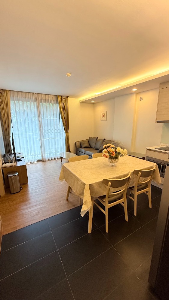 For RentCondoSukhumvit, Asoke, Thonglor : Rent a beautiful room, good price, near BTS Phrom Phong // 1 bedroom, 1 bathroom, 1 47 sq.m.