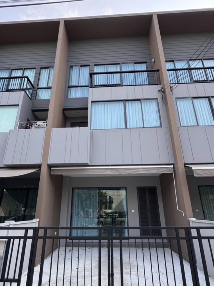 For RentTownhouseMin Buri, Romklao : Rent a townhome Ban Klang Mueang Rama 9 - Krungthep Kreetha, near Kasemrad Hospital, Ramkhamhaeng, only 9 minutes