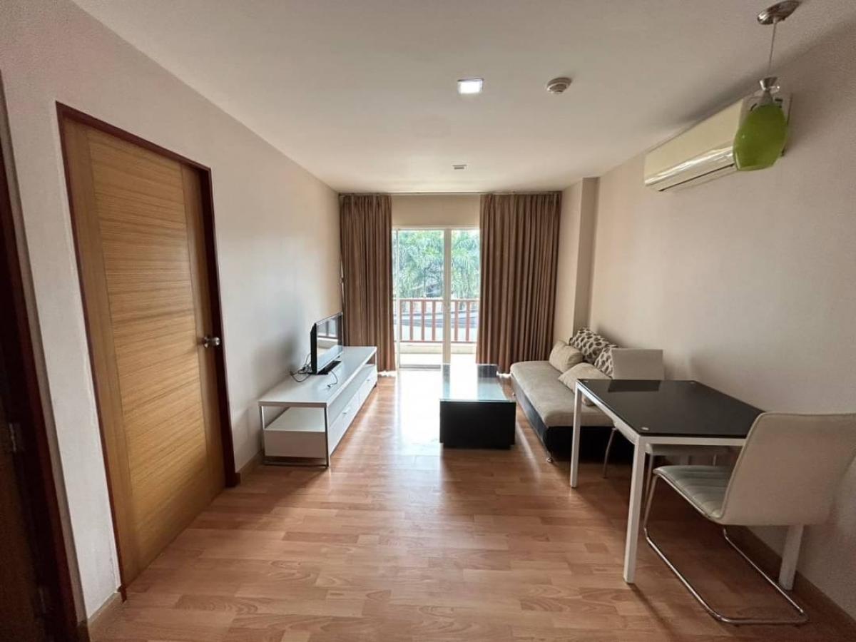 For RentCondoChiang Mai : (GBL1730) 🔥🏢 Free room for rent 🔥🏢   Ready to be near the golf course. Convenient to travel next to the main road. Interested to say hello to talk about the details first. Project Name: Casa Condo Chang Phueak ➡️ Area 40 sqm. ➡️ 2 air conditioners ➡️ TV