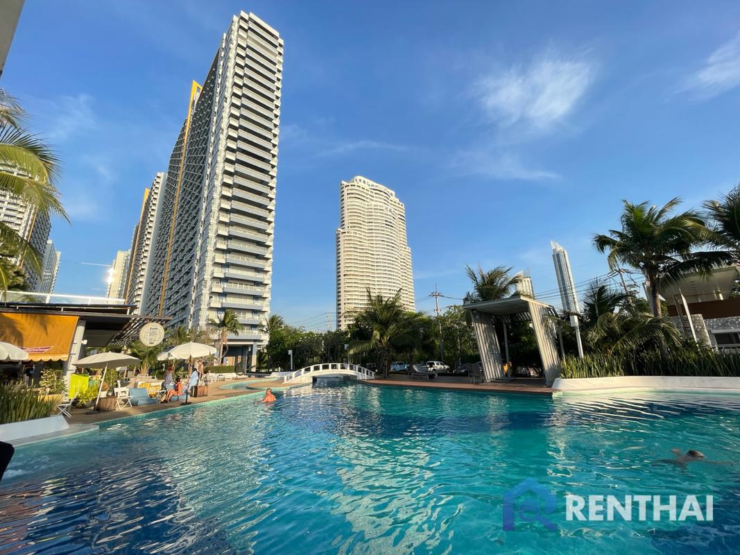 For SaleCondoPattaya, Bangsaen, Chonburi : Best Deal for 1bedroom beach front condo Jomtien