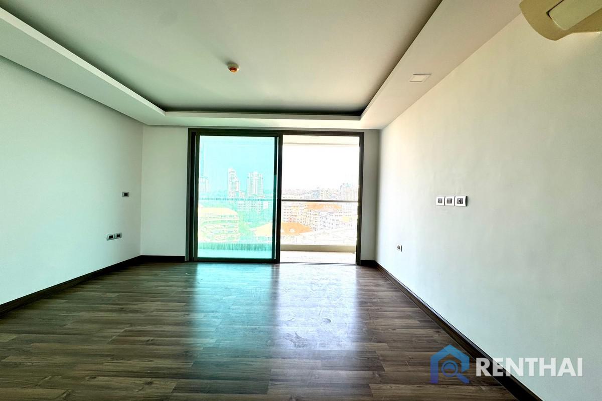 For SaleCondoPattaya, Bangsaen, Chonburi : For sale The Peak Towers Studio 30 sqm good price