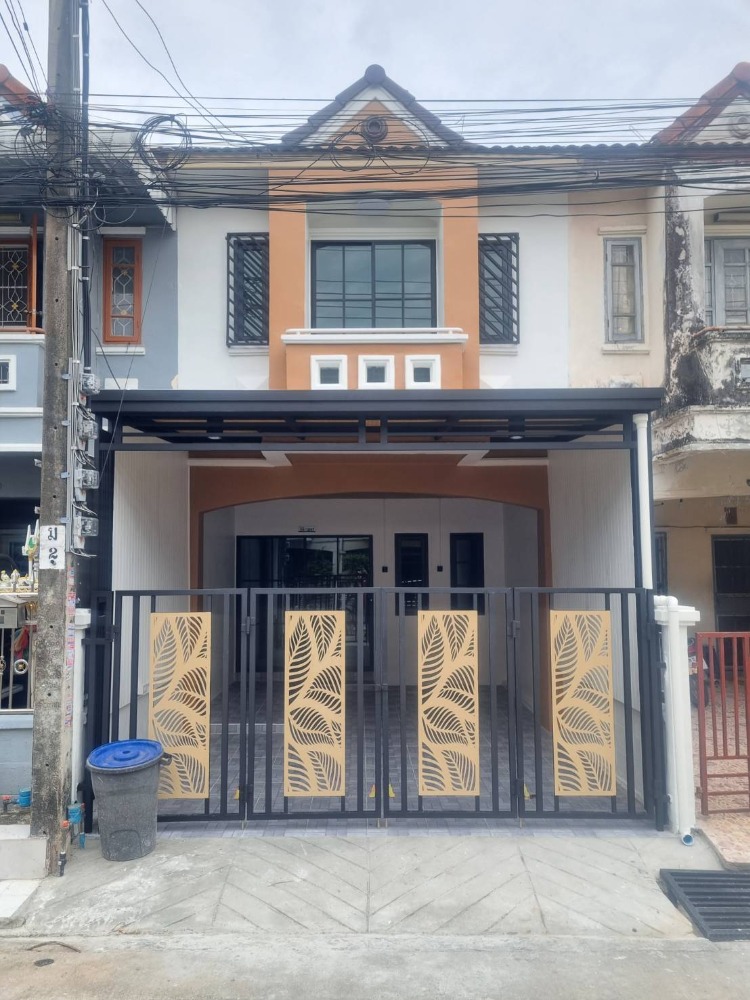 For SaleTownhomeNawamin, Ramindra : Townhouse for sale K. Ram Inthra Village 1 K.C.Ramintra Hathairat Renovate is ready to live in Min Buri along the canal, Song Phraya Suren Thai Raman Khu Bon Nimit Mai, Khlong Sam Wa Sai Sai, Lam Luk Ka Safari Variwari, Fashion Island.