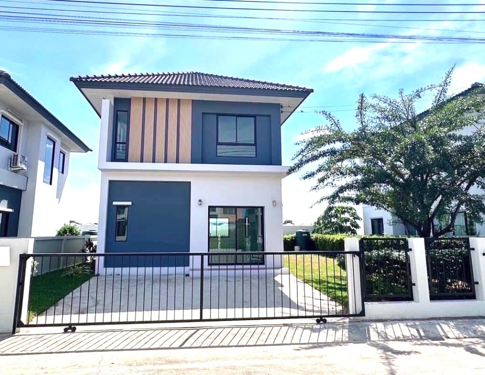 For RentHousePathum Thani,Rangsit, Thammasat : 2-storey detached house for rent, CPN Village, 2 Ring Road-Lam Luk Ka area, 60 sq.w., 3 bedrooms, 2 bathrooms, good location near the market near the expressway.