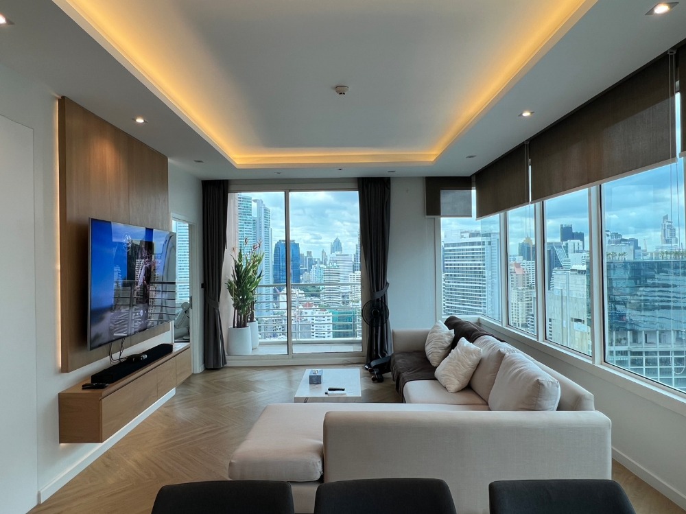 ขายคอนโดสุขุมวิท อโศก ทองหล่อ : Siri Residence Sukhumvit 24 - 3beds 3baths 31Fl. Fully furnished/Nice decoration and good quality 33MB. Available Now