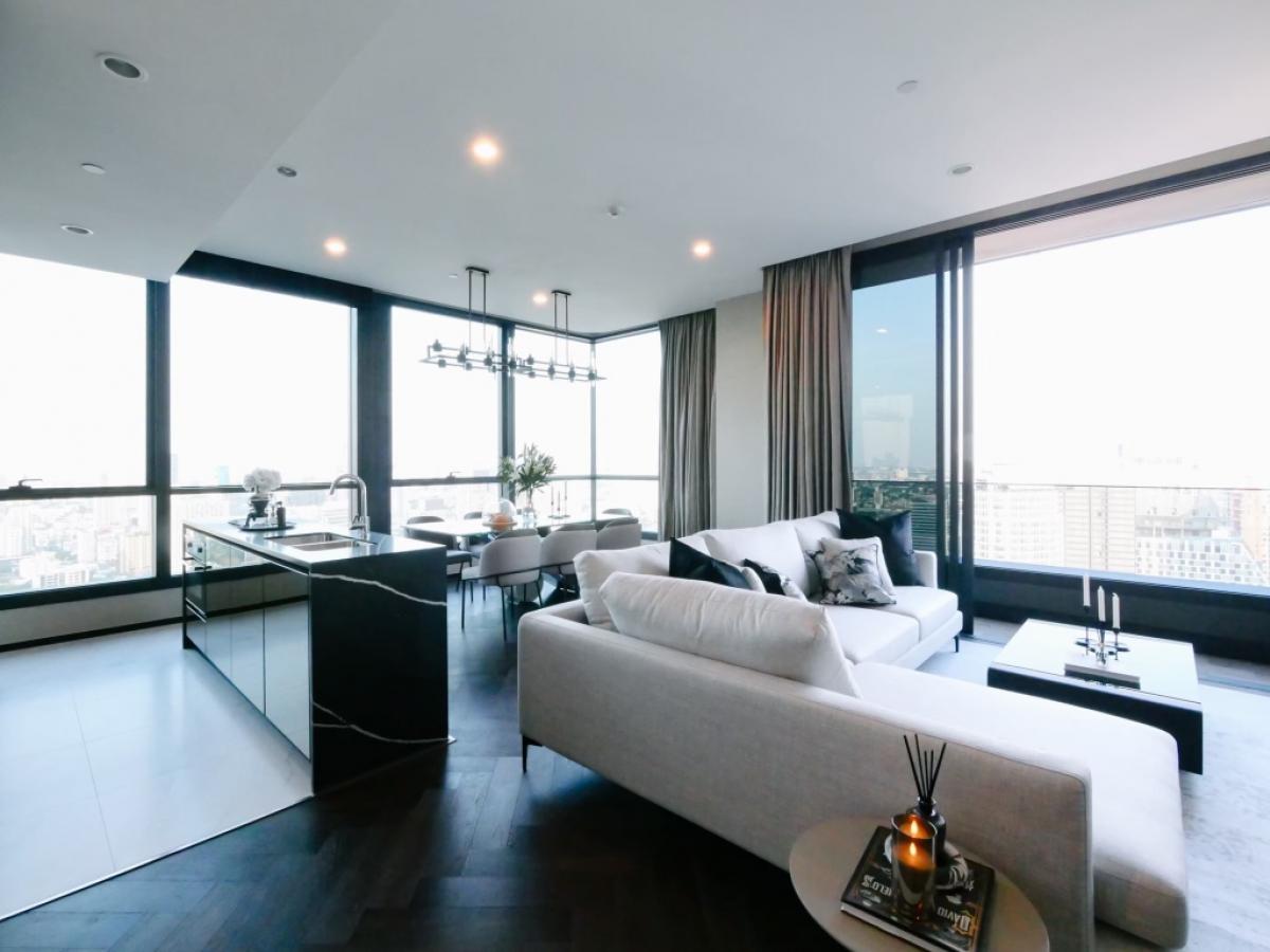 For RentCondoSukhumvit, Asoke, Thonglor : 3 BR🔥Living Room, high class. The view is no longer blocked.