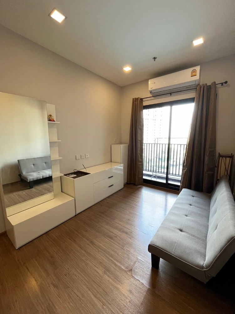 For SaleCondoRamkhamhaeng, Hua Mak : Condo for sale, 8th floor, with beautiful decorative furniture in Ramkhamhaeng-Hua Mak area Near Foodland, Hua Mak, only 550 meters.