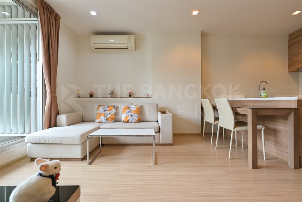 For RentCondoRatchadapisek, Huaikwang, Suttisan : Rhythm Ratchada Hyuaikwang 21K 45 SQM. Beautiful and new room. The room is very fast. Every price has many rooms 0928895628.