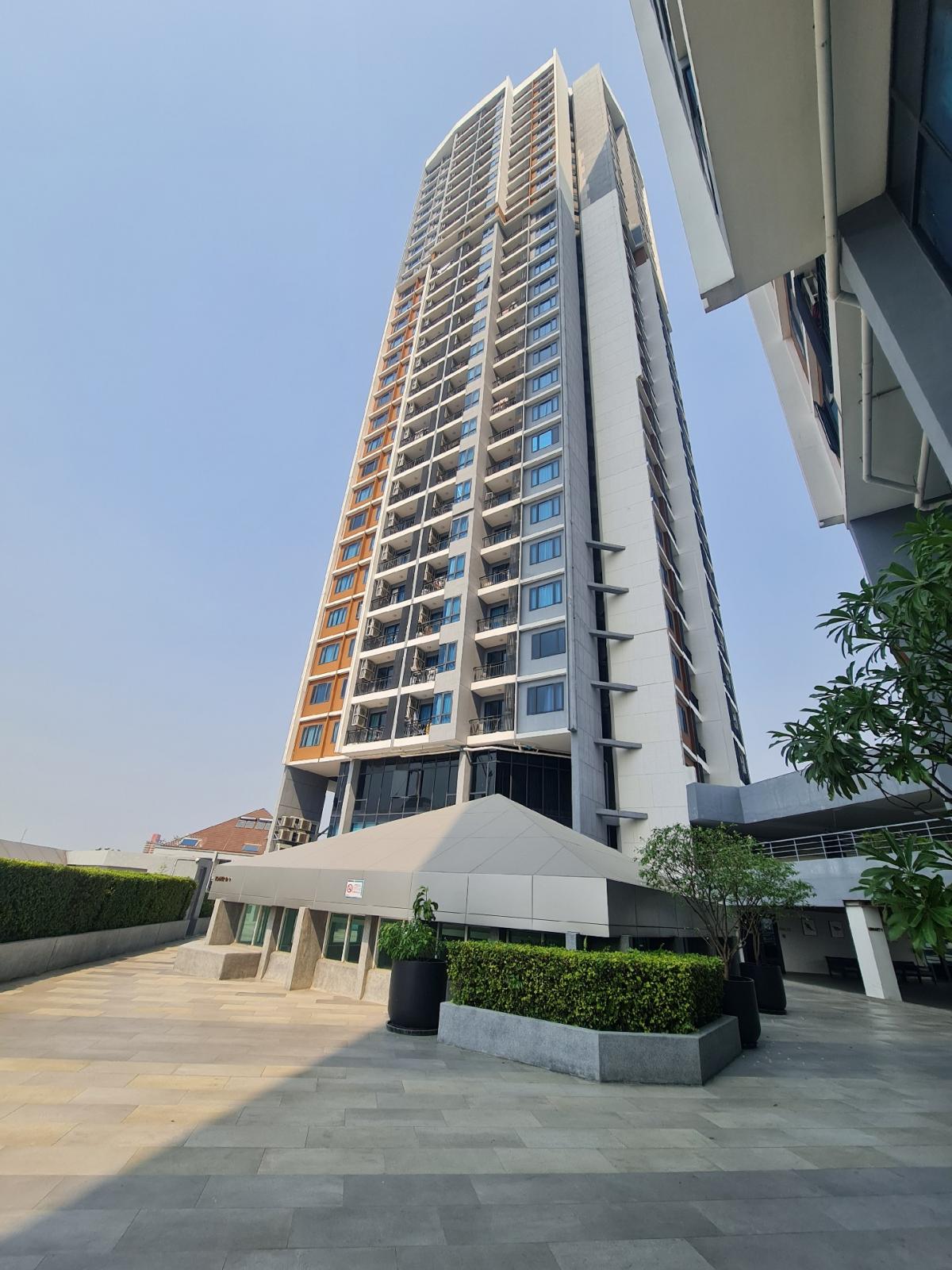 For SaleCondoRatchadapisek, Huaikwang, Suttisan : Condo for sale in the heart of Artisan Ratchada