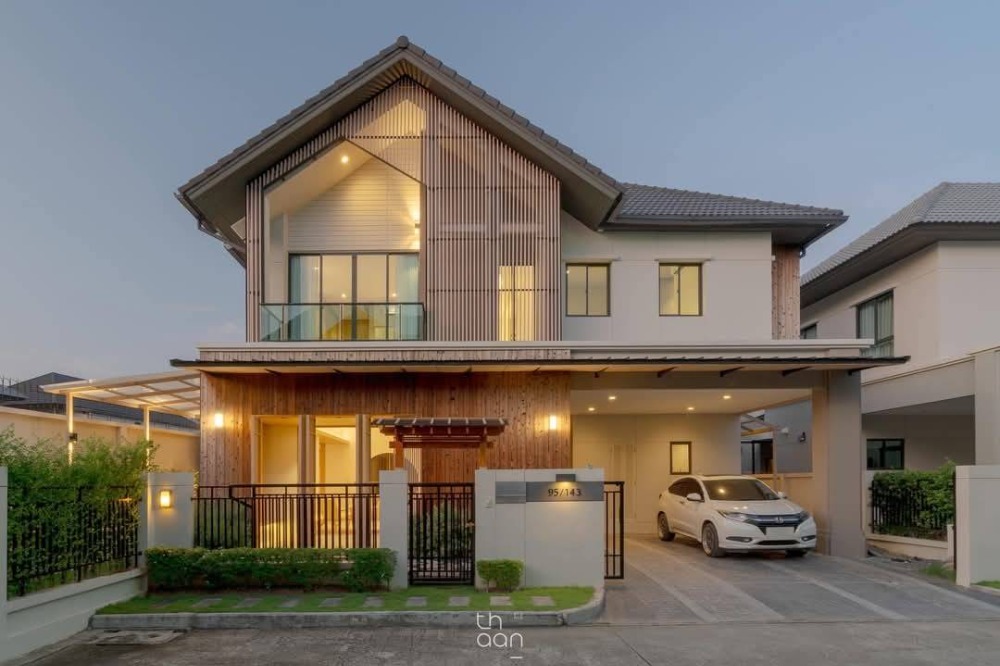 For SaleHouseBangna, Bearing, Lasalle : ♦ Type Neu Varen ♦ 2-storey detached house | 61.30 sq.w., 233.00 sq.m. | 3 bedrooms, 4 bathrooms | Near MRT Sri Thepha 5 minutes, Jas Urban Srinakarin 7 minutes, Mega Bangna 12 minutes.