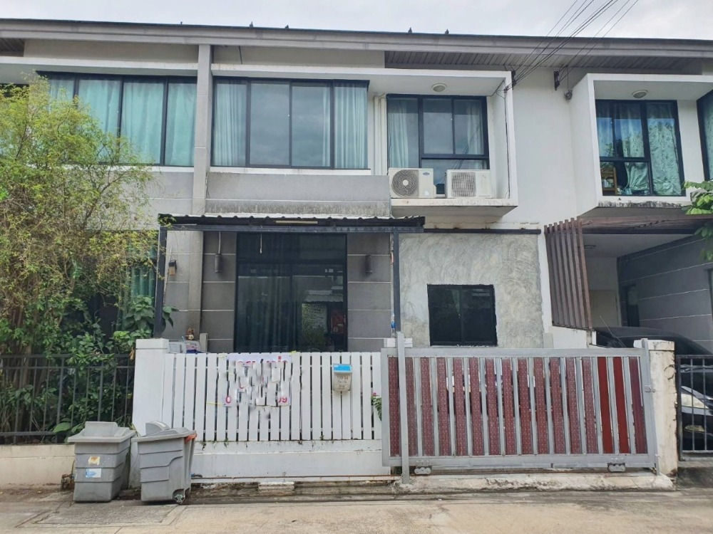 For SaleTownhomeNonthaburi, Bang Yai, Bangbuathong : Townhouse for sale The Villa Bang Bua Thong good price prime location