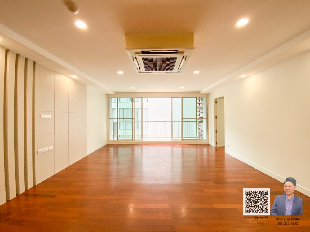 For SaleCondoNana, North Nana,Sukhumvit13, Soi Nana : Condo for Sale: Spacious 2-Bedroom Unit in Sukhumvit Soi 15, Near BTS/MRT Asoke